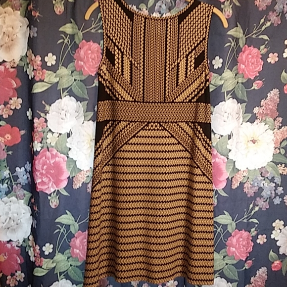 Patterned dress💕 - Picture 5 of 6